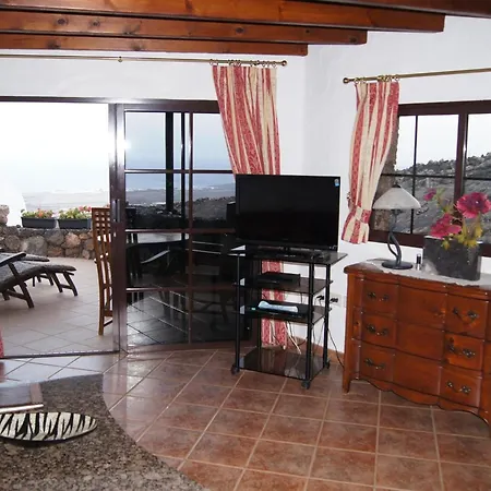 Castillo Bentley Schlafen In Einer Vulkanischen Hoehle By Interhome *