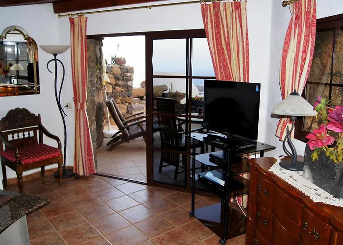 Ferienhaus Castillo Bentley Schlafen In Einer Vulkanischen Hoehle By Interhome *