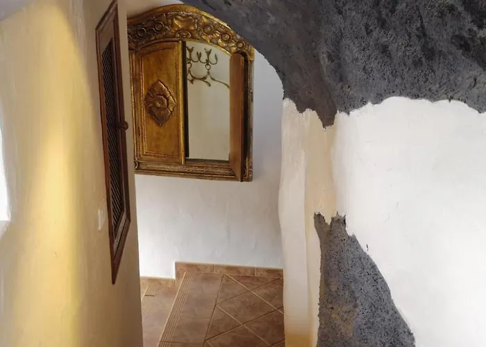 Castillo Bentley Schlafen In Einer Vulkanischen Hoehle By Interhome Ferienhaus *