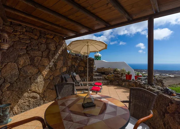 Ferienhaus Castillo Bentley Schlafen In Einer Vulkanischen Hoehle By Interhome