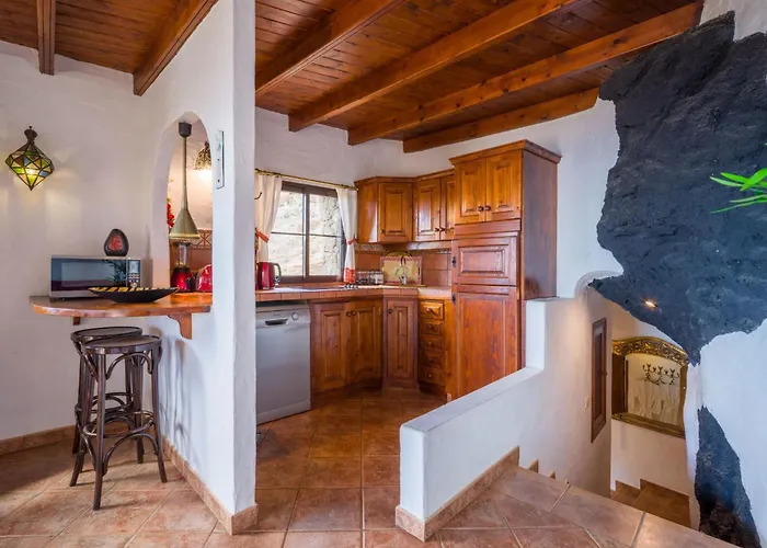 Castillo Bentley Schlafen In Einer Vulkanischen Hoehle By Interhome * Tías