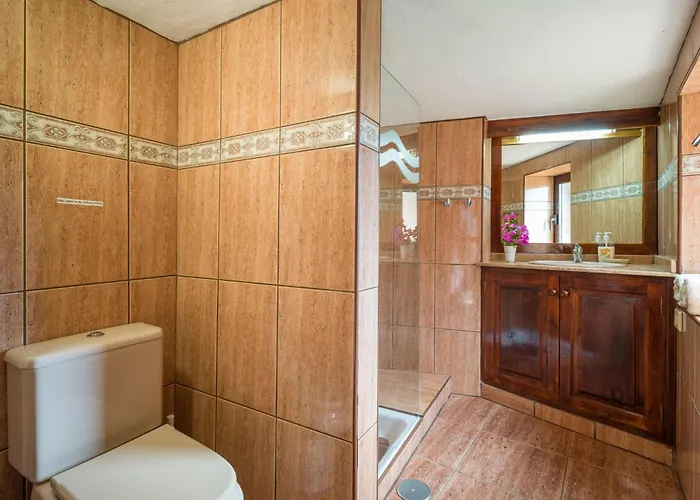 Castillo Bentley Schlafen In Einer Vulkanischen Hoehle By Interhome *