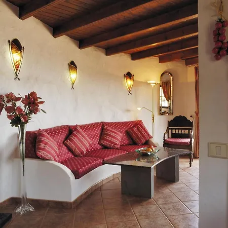 Castillo Bentley Schlafen In Einer Vulkanischen Hoehle By Interhome Tías