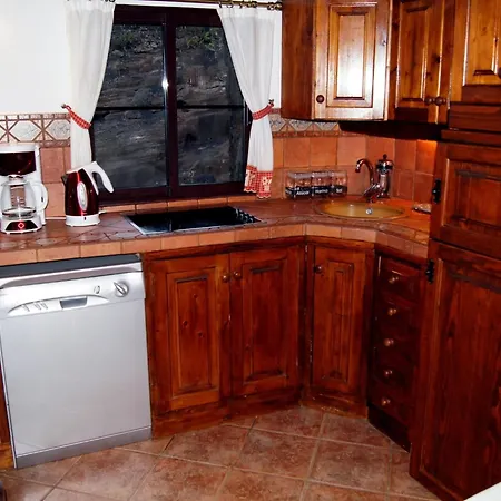 Castillo Bentley Schlafen In Einer Vulkanischen Hoehle By Interhome *