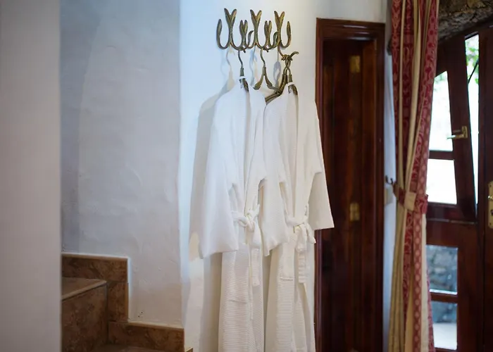 Castillo Bentley Schlafen In Einer Vulkanischen Hoehle By Interhome * Tías