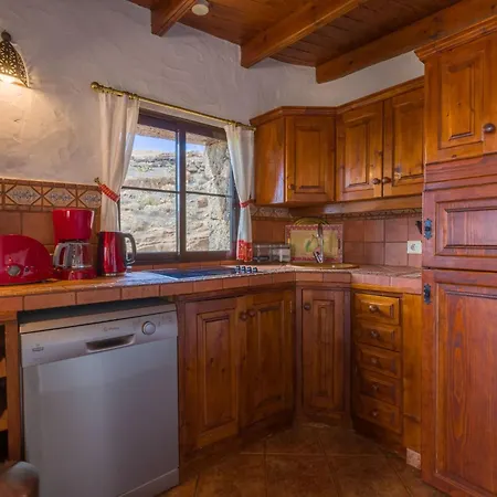 Castillo Bentley Schlafen In Einer Vulkanischen Hoehle By Interhome * Тиас